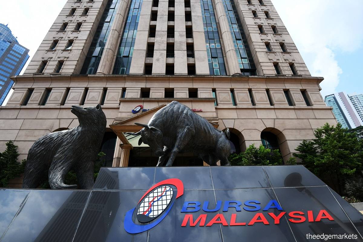 On Friday (July 8), Bursa's KLCI advanced 7.10 points to finish the day at 1,425.79. (Photo by Low Yen Yeing/The Edge)